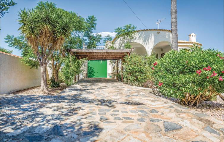 Ferienhaus für 4 Personen, mit Terrasse und Whirlpool sowie Garten in Torrevieja - 4
