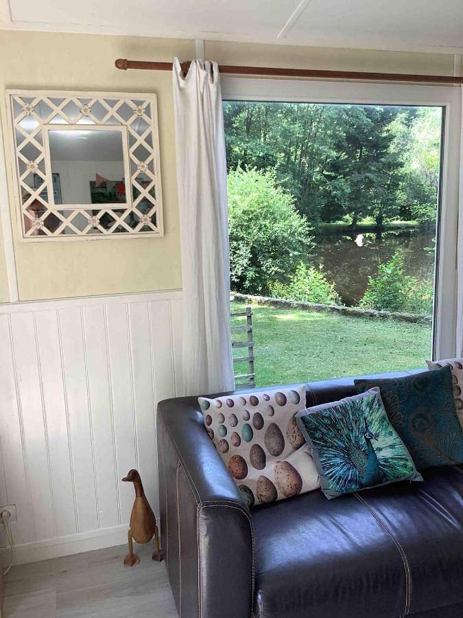 Location de vacances pour 3 personnes, avec vue ainsi que jardin et vue sur le lac à Faux-la-Montagne - 4