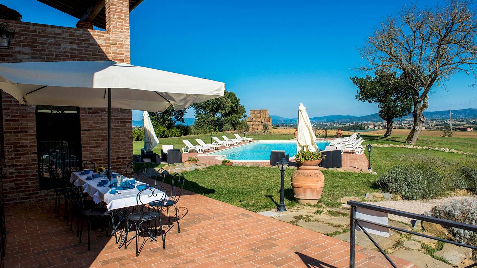 La Torre dei Fagiani 8+2, Emma Villas in Castiglione del Lago, Lake Trasimeno