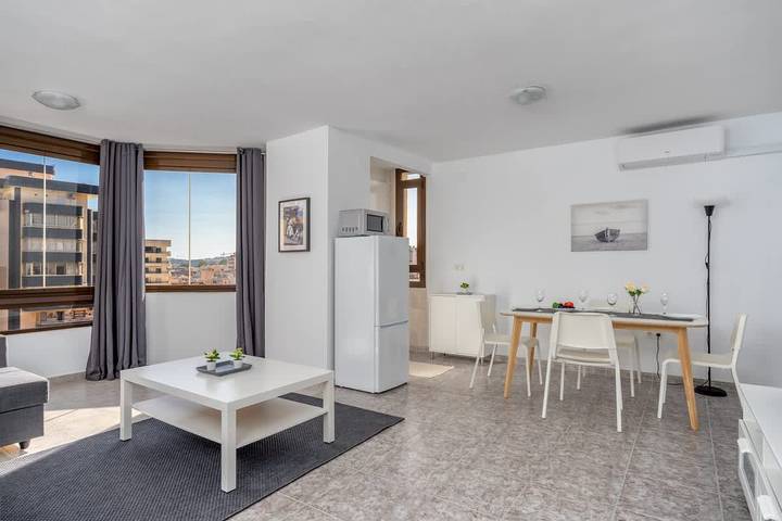 Ganze Wohnung, Ferienwohnung für 4 Personen mit Pool in Fuengirola Zentrum, Fuengirola