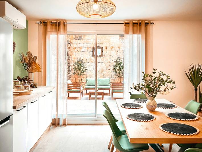 Gîte pour 6 personnes, avec terrasse, adapté aux familles à Saint-Restitut - 2