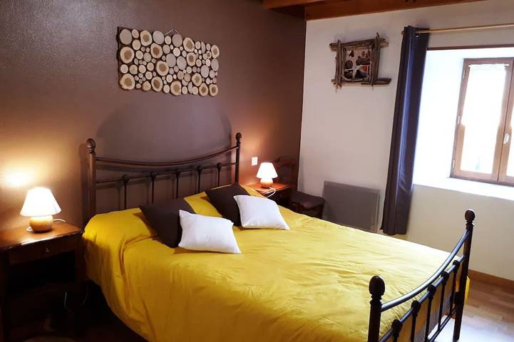 Gîte pour 14 personnes, avec terrasse à Saint-Privat-du-Dragon - 4