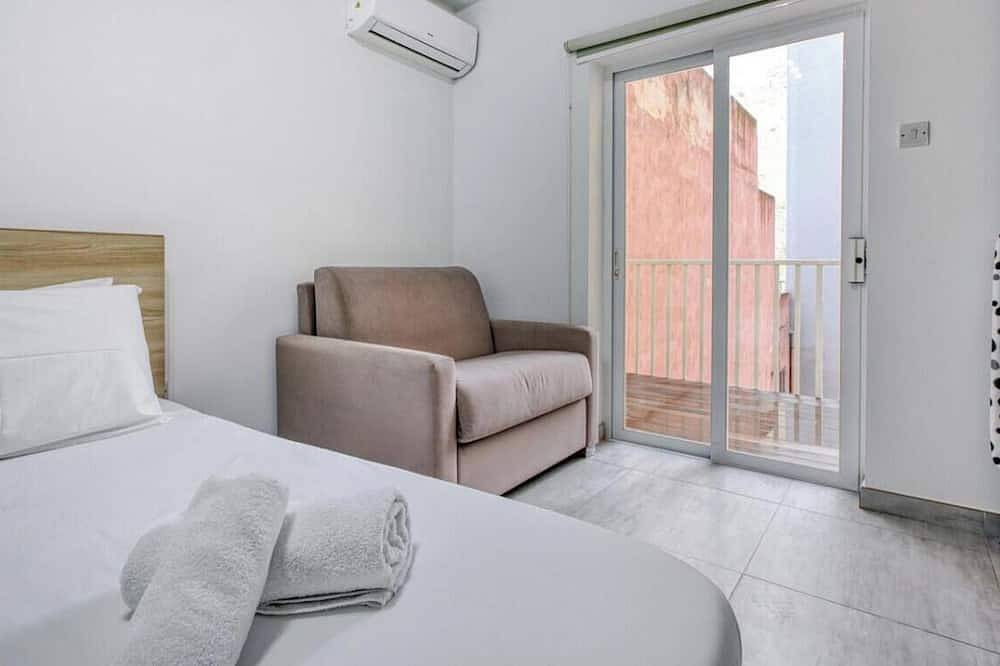 Geheel appartement, Paceville Energy Meets Comfort, 2Br Apt + Balcony! in Paceville, San Giljan