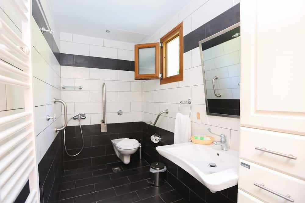 Skiathos Island Villas ( Villa3) only 2km from town in Sporaderne