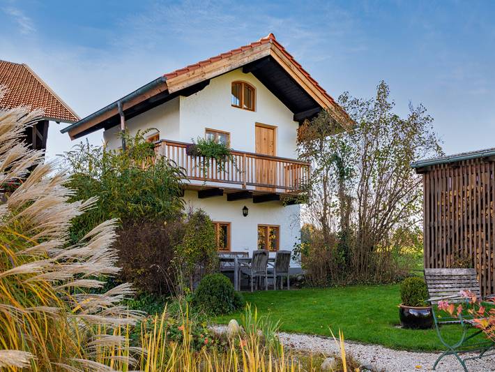 Ferienhaus für 2 Personen, mit Balkon und Terrasse sowie Garten und Seeblick in Landkreis Rosenheim