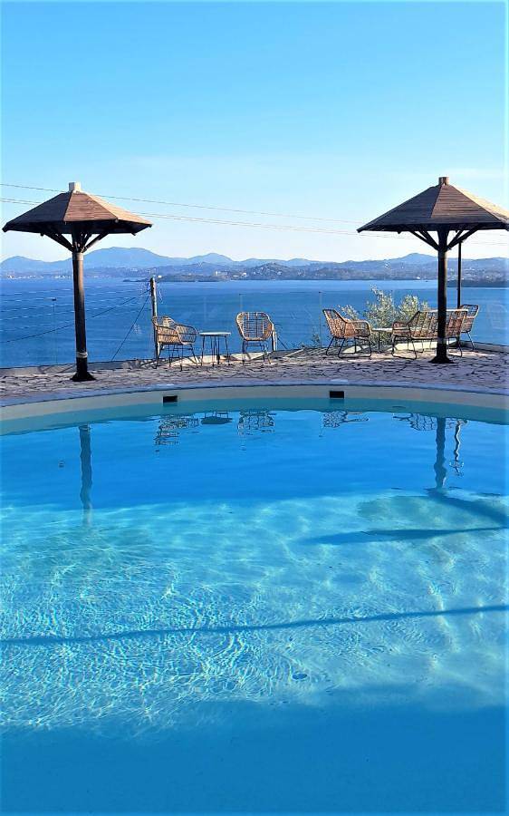 Stefanosplace Aparthotel Sea View in Mparmpati, Corfú