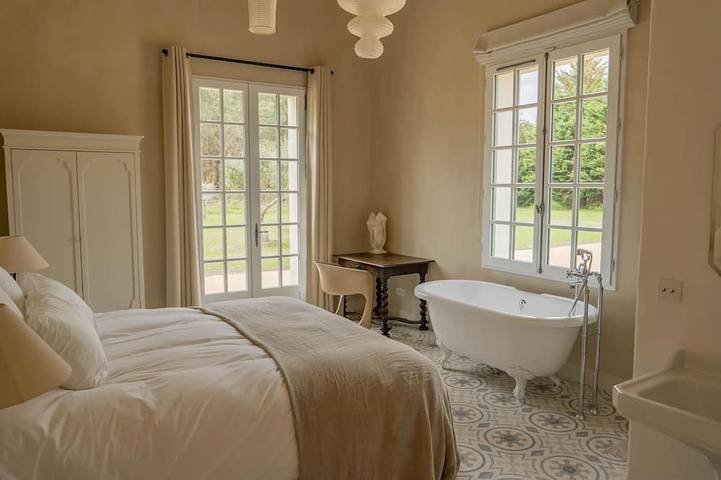 Location de vacances pour 12 personnes, avec jardin et terrasse à Le Temple - 2