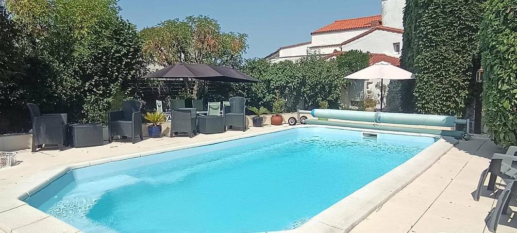 Alojamiento y desayuno para 2 personas, con piscina además de jardín y terraza - 1