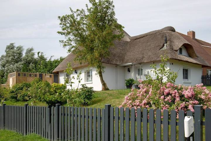 Ferienhaus für 4 Personen, mit Garten und Terrasse in Pellworm - 3
