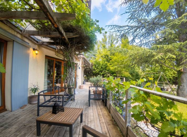 Family-Friendly House with Large Garden in Mane in Mane, Parc naturel régional du Luberon