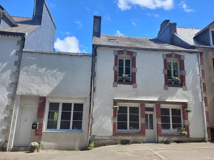 Gîte pour 2 personnes, avec terrasse ainsi que vue et jardin à Callac - 4