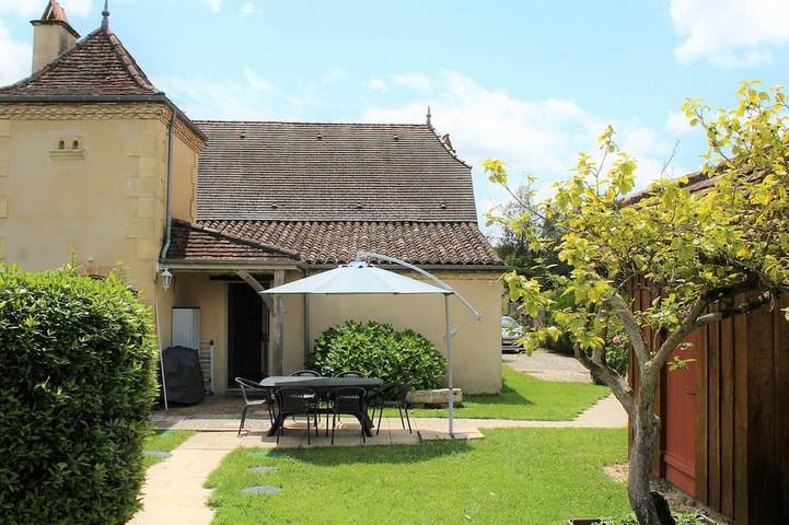 Gîte pour 6 personnes, avec Terrasse ainsi que Jardin et Piscine