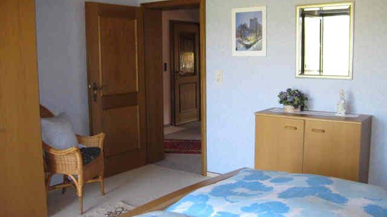 Geheel vakantieappartement, Vakantieappartement voor 3 personen met balkon in Daun, Vulkaan-Eifel