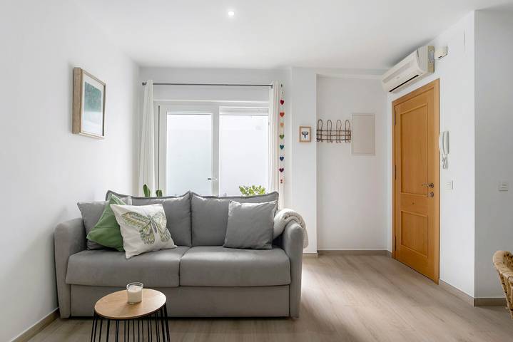 Entire apartment, Central Holiday Apartment “Apartamento María Conil Bajo” with Air-Conditioning in Conil de la Frontera, Costa de la Luz