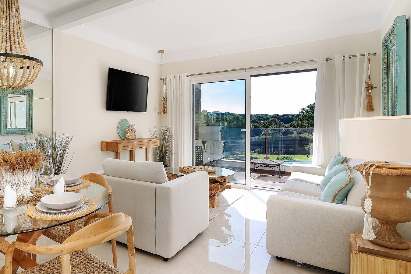 Apartamento inteiro, Apartamento 'Belharucas' com Piscina Partilhada, Wi-Fi e Ar Condicionado in Aldeia das Açoteias, Albufeira