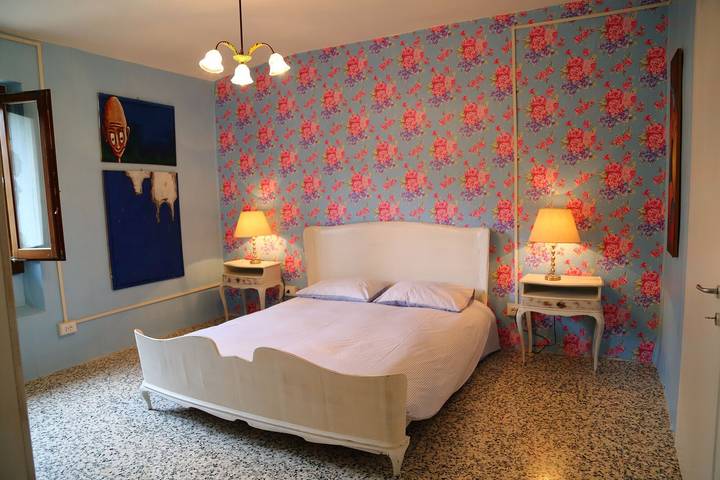 Ferienhaus für 6 Personen, mit Balkon und Whirlpool sowie Garten und Seeblick in Emilia-Romagna