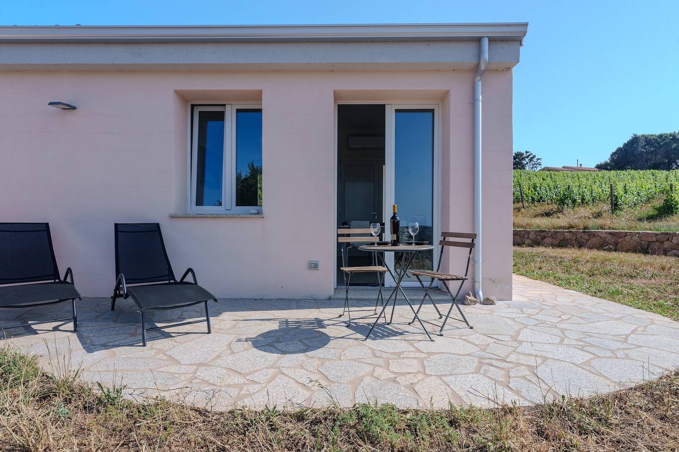 Appartamento intero, Appartamento 'Sughereto 1' con vista mare, Wi-Fi e aria condizionata in Gallura