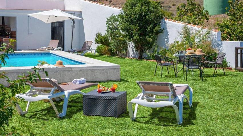 Casa rural para 6 personas, con piscina además de jardín y terraza en El Borge - 4