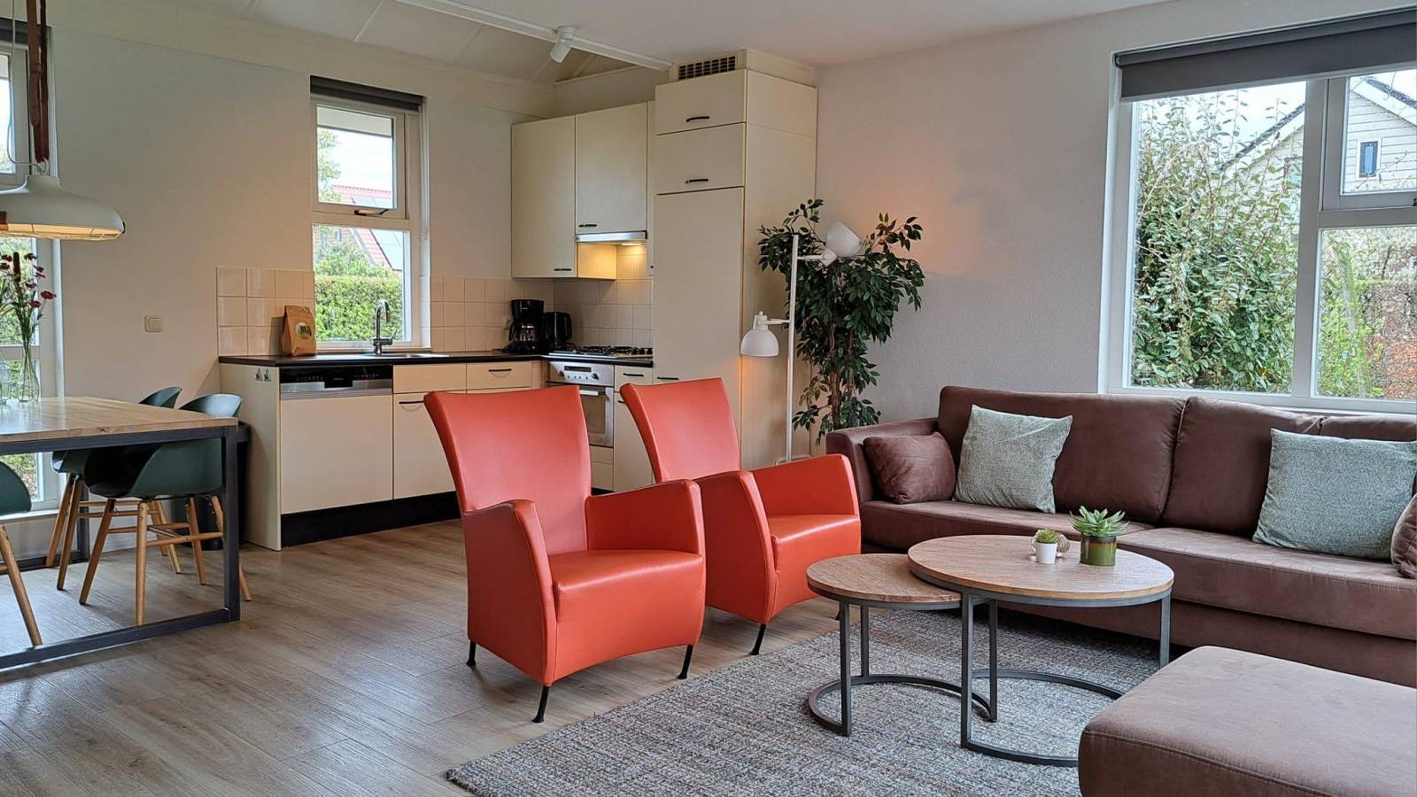Freistehendes Ferienwohnung für 5 Personen auf Ferienpark in Roelofarendsveen! in Roelofarendsveen, Groene Hart