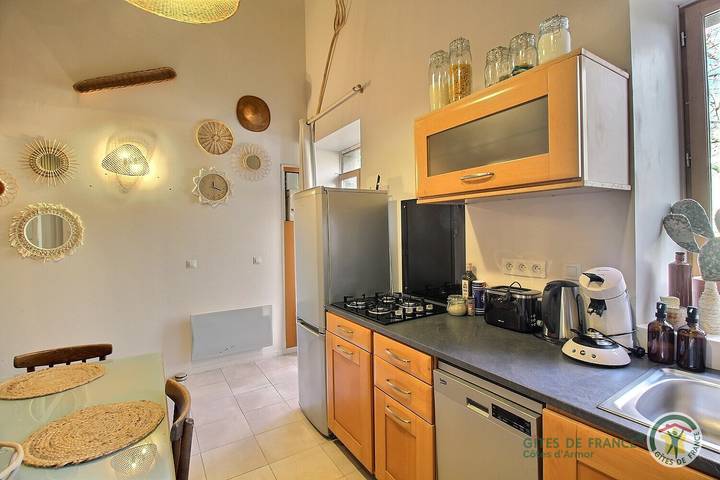 Gîte pour 4 personnes, avec jardin à Langoat - 2