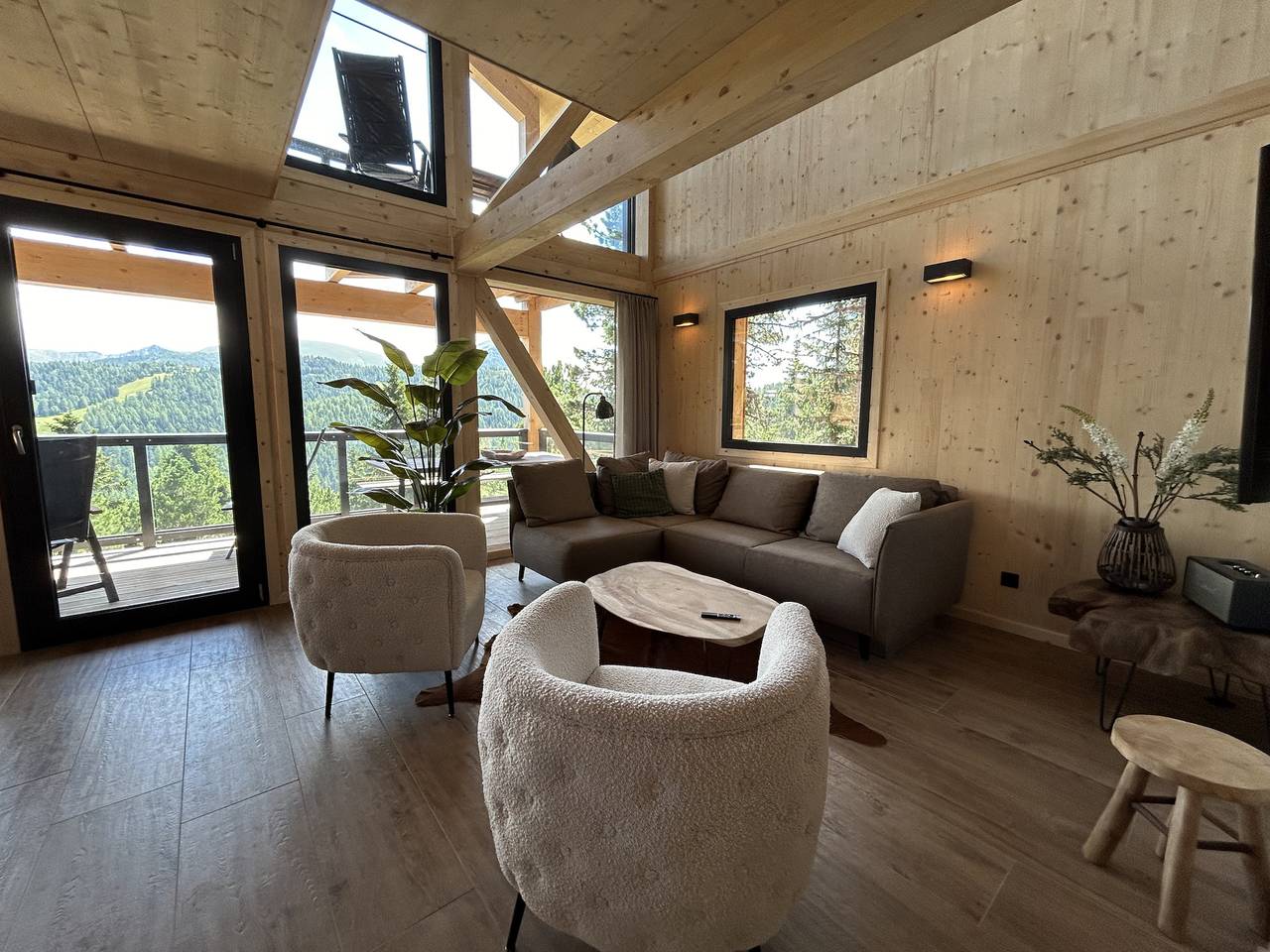 Superior Chalet # 21 mit Sauna & Hot Tub in Stadl-Predlitz, Turracher Höhe