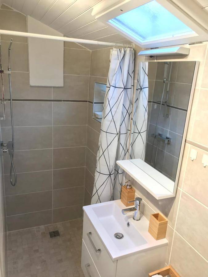 Gîte pour 4 personnes, avec jardin ainsi que terrasse et vue à Beaulieu (Largentière) - 4