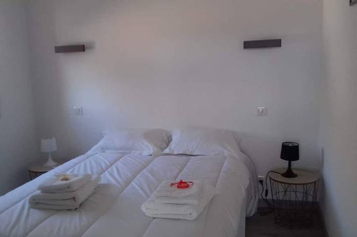 Location de vacances pour 4 personnes, avec sauna et jacuzzi ainsi que terrasse et jardin à Leychert - 2