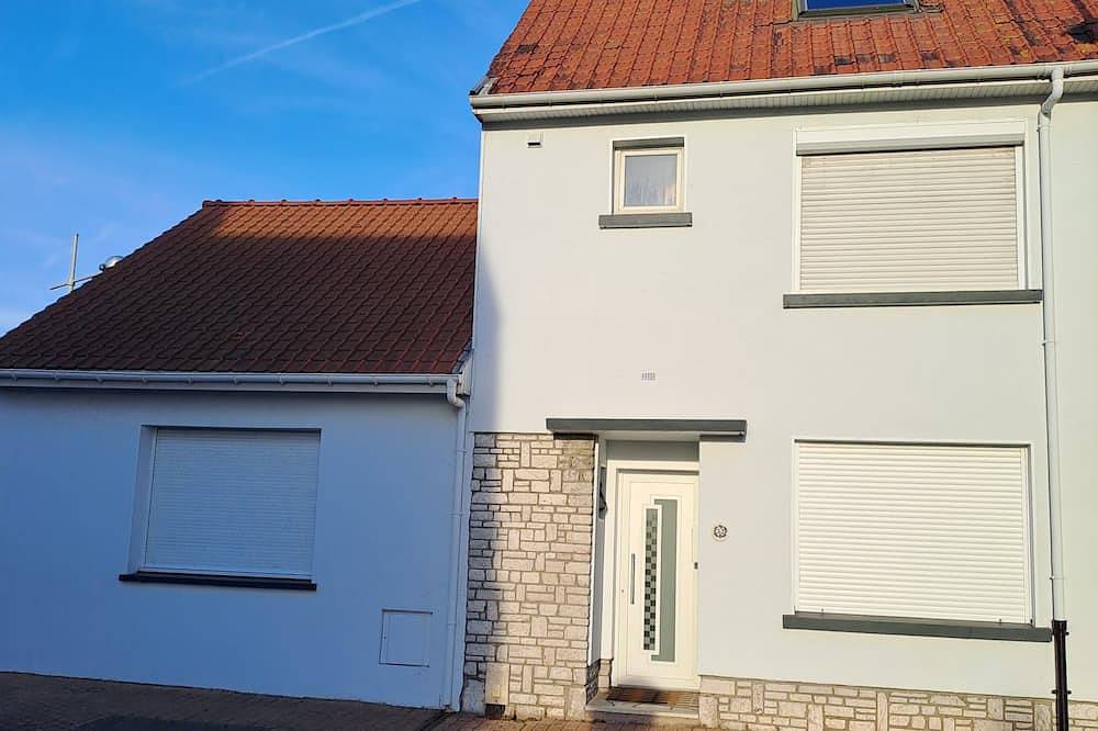 Large family house 300m from the beach Blériot-Plage, Sangatte - France in Sangatte, Calais region