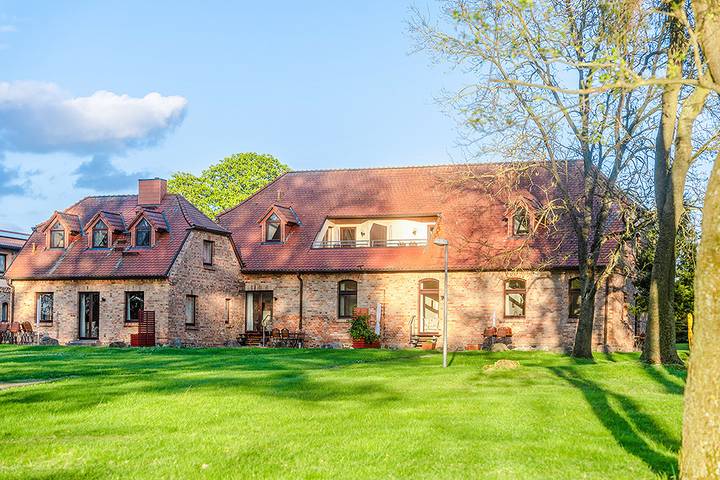Ferienwohnung für 6 Personen, mit Terrasse und Seeblick sowie Sauna und Garten, mit Haustier