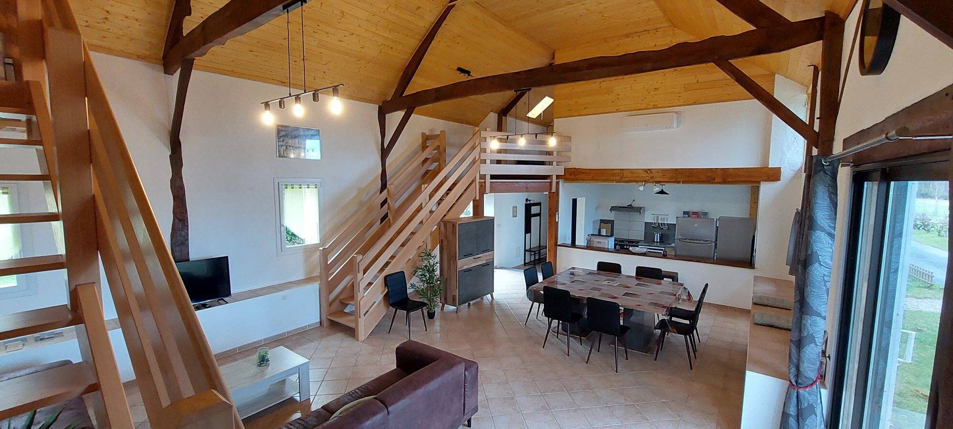 "La Grange", grand gîte de charme (5/7 pers.) in Vézac, Périgord Noir
