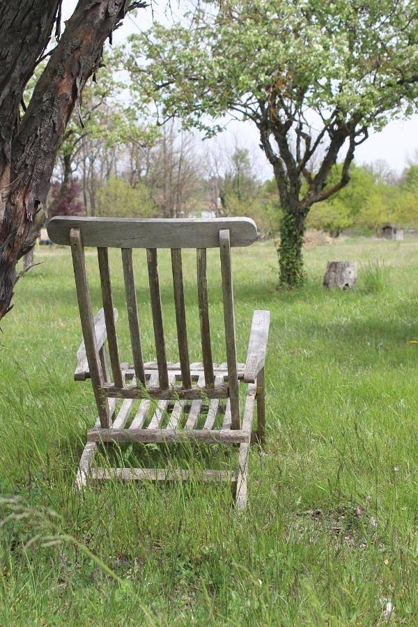 Location de vacances pour 6 personnes, avec vue ainsi que jardin et piscine à Nans-les-Pins - 4