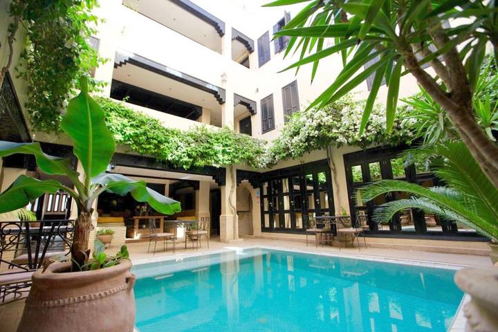 Riad pour 2 personnes, avec terrasse et piscine dans Tamraght Ouzdar