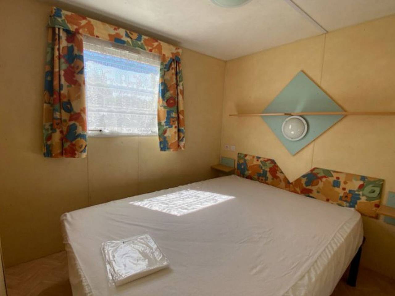 Mobil-home con terraza en Cavaillon para 6 personas in Cavaillon, Parque natural regional del Luberon