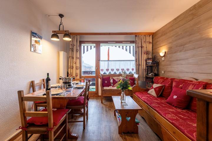 Apartamento inteiro, Apartamento "Le Cheval Blanc E7" com Vista Montanha e Varanda in Valmorel, Les Avanchers-Valmorel