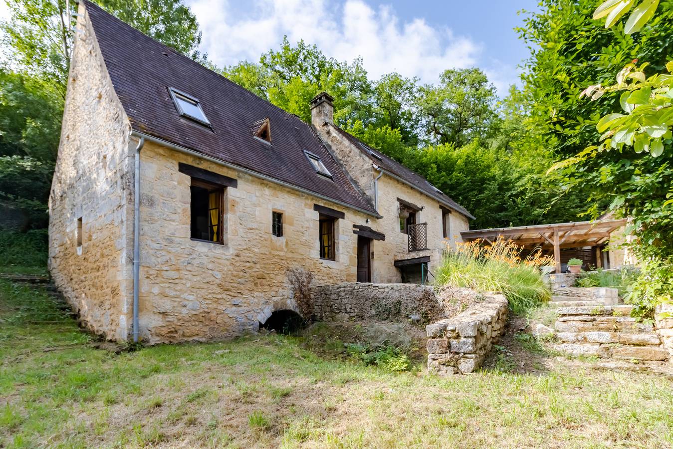 Moulin de la Grenaderie – Havre de Paix avec Piscine au Cœur du Périgord Noir in Sergeac, Périgord Noir