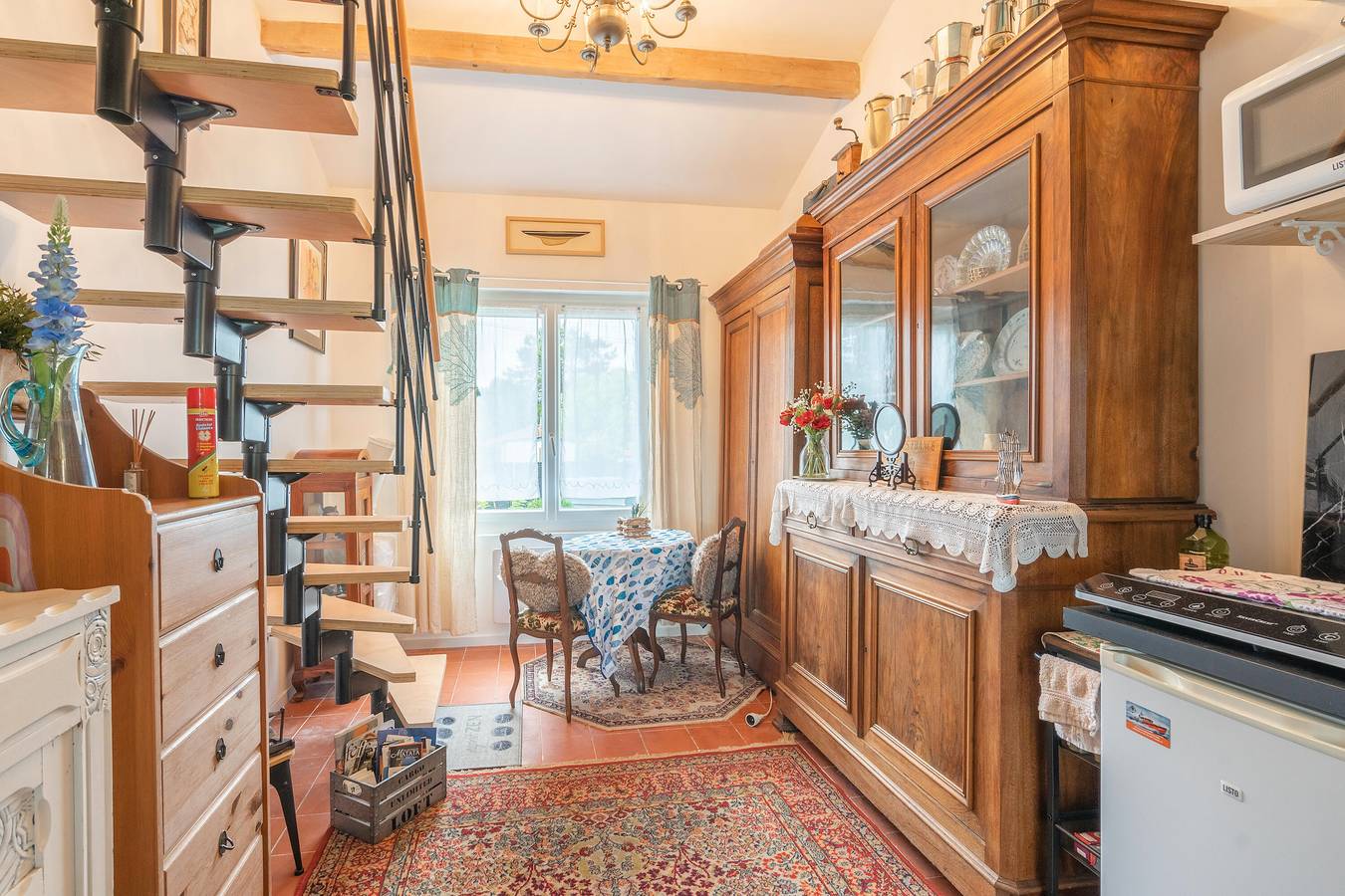 Estudio entero, Casa de Vacaciones 'Independiente con Jardín' con Jardín Compartido, Wi-Fi y Aire Acondicionado in Meschers-sur-Gironde, Saintes region