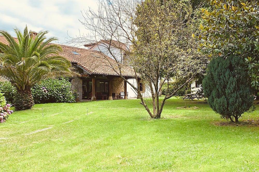 La Casuca de Villacarriedo in Villacarriedo, Cordillera Cantábrica