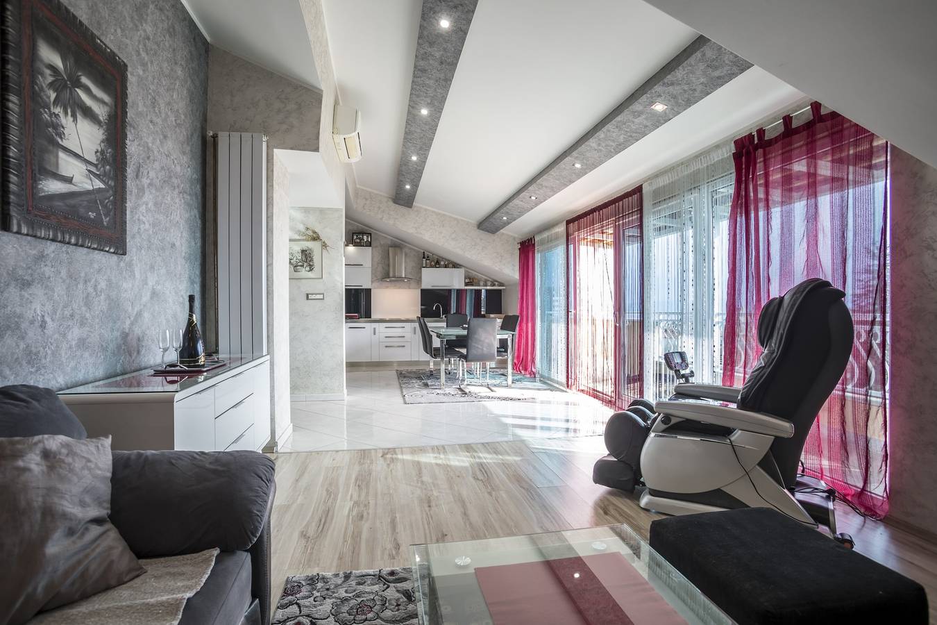 Appartamento intero, Luxury spacious apt near Znjan beach w sea view in Spalato, Regione spalatino-dalmata