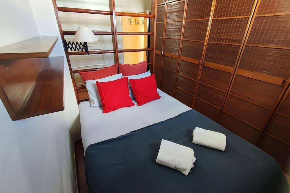 Ganze Wohnung, Oeiras, 2 bedroom apartment w/ balcony and barbecue next to Parque dos Poetas in Oeiras, Costa de Lisboa