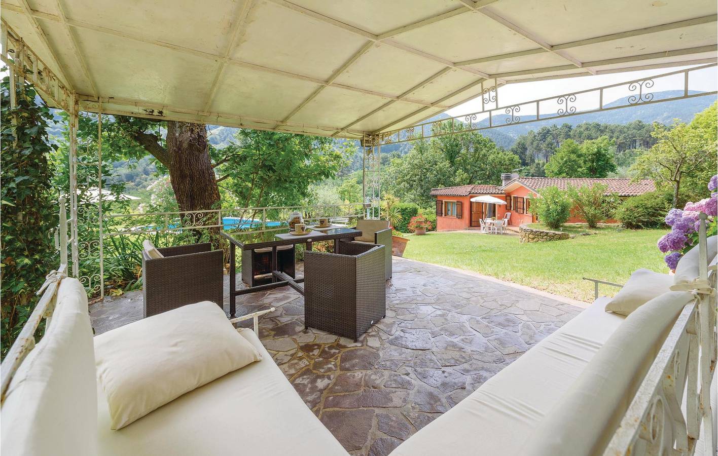 Oase am See: 90m² mit Parkplatz, Pool & Garten in Capannori, Lucca Provinz