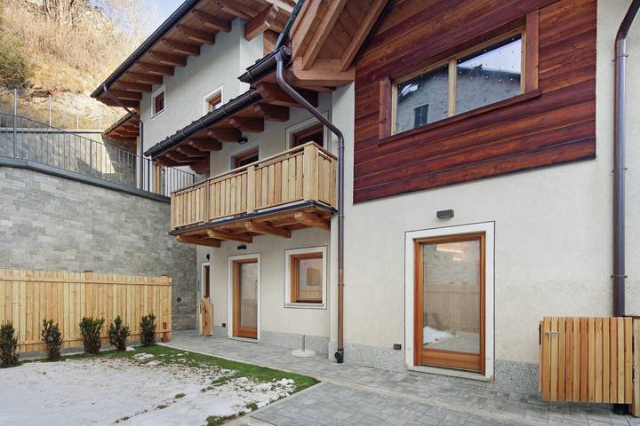 Ganze Wohnung, Ferienwohnung 'Chalet Emma Isolaccia' mit Bergblick, privater Terrasse und Wi-Fi in Isolaccia, Valdidentro