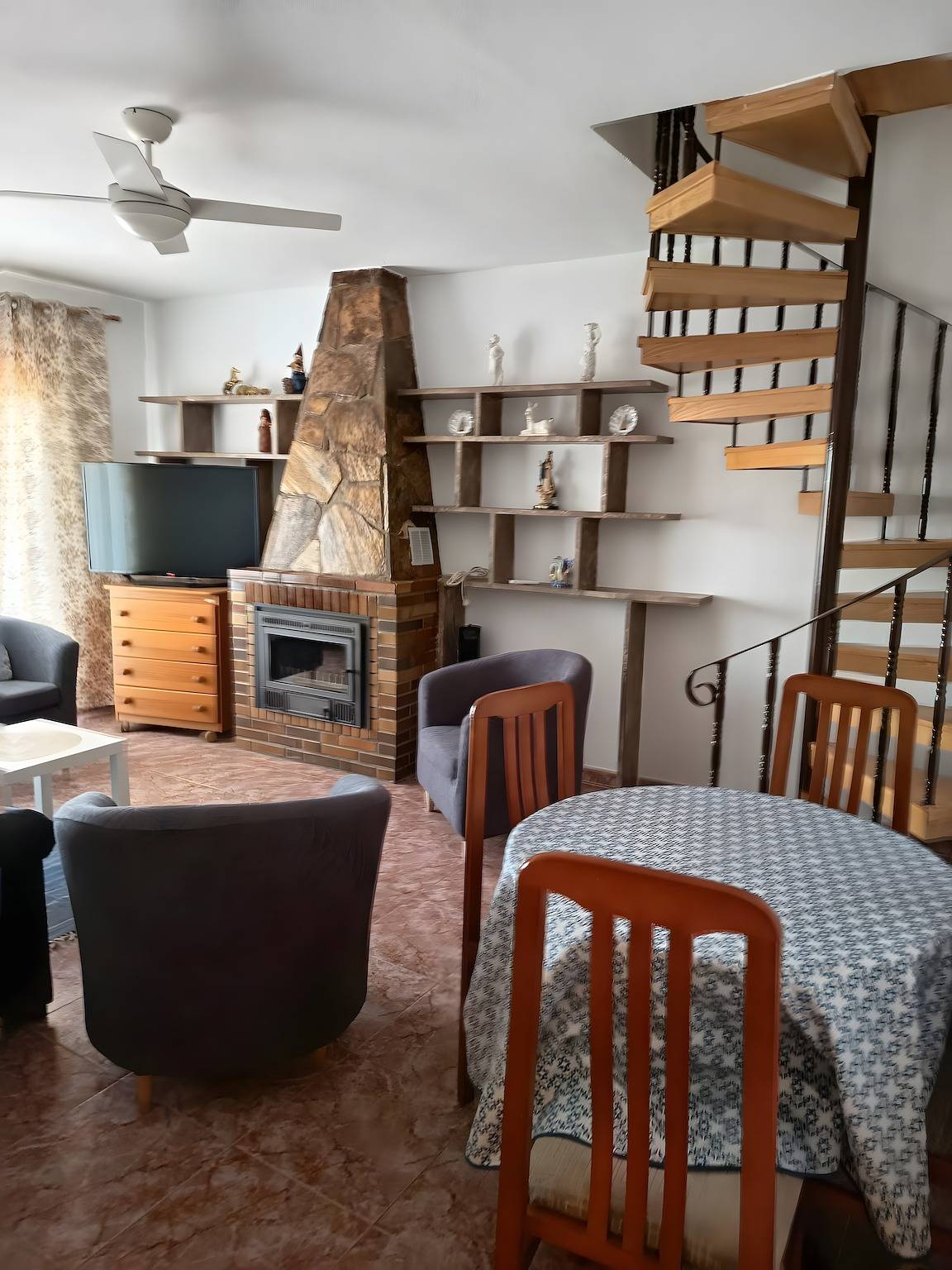 Maison de vacances 'Vivienda Turística El Laurel' avec vue montagne, terrasse privée et Wi-Fi in Valdemanco, Communaute de Madrid