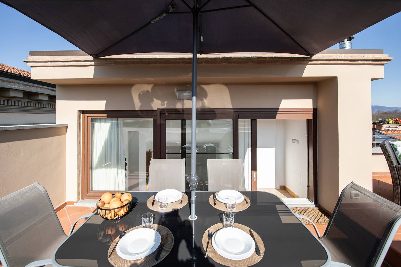 Apartamento entero, Rooftop Delight with Terrace in Lucca, Via Francigena