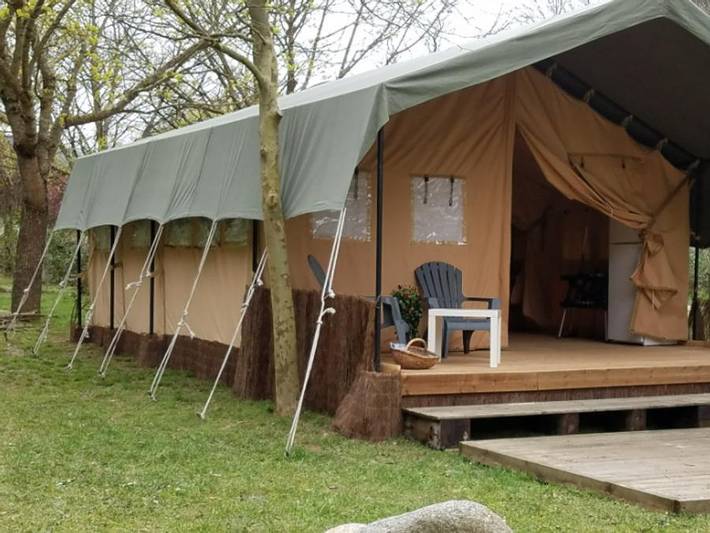 Tente pour 5 personnes, avec bassin pour enfant dans les Pyrénées-Orientales - 2