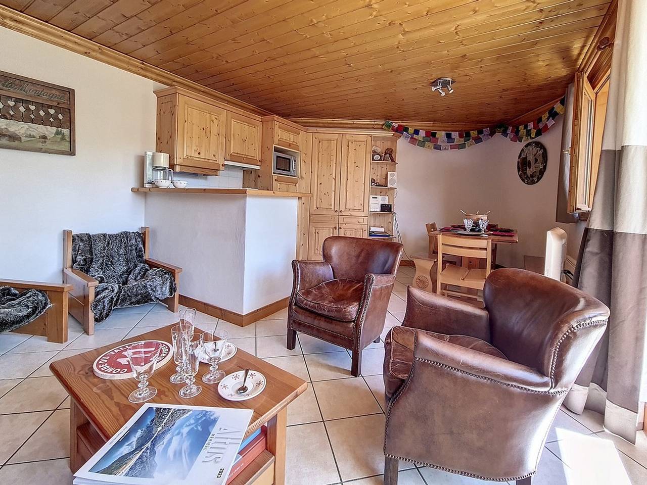 Appartement entier, Appartement spacieux près des pistes avec Wi-Fi et parking, 2 chambres in Les Allues, Massif de la Vanoise