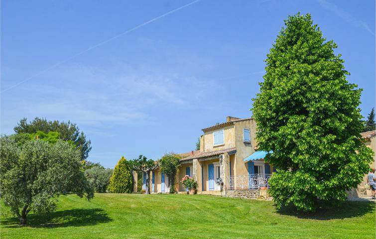 Provence Wohnung: Pool, Garten, Parkplatz & WiFi! in Lançon-Provence, Mittelmeerküste (Frankreich)