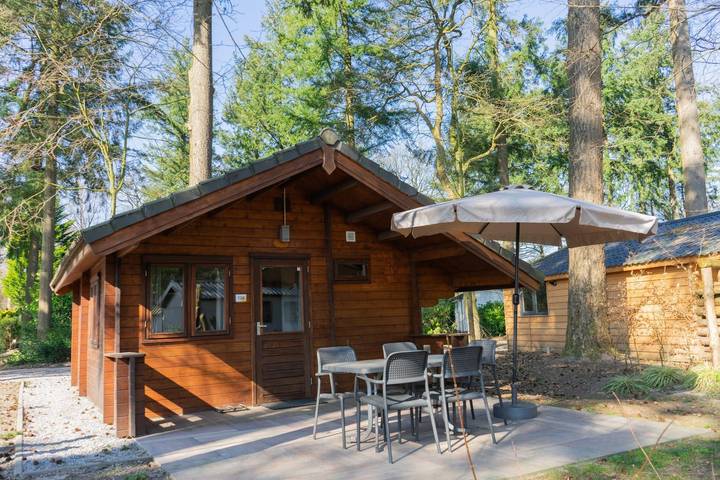 Ferienhaus für 4 Personen, mit Terrasse und Pool sowie Garten - 1