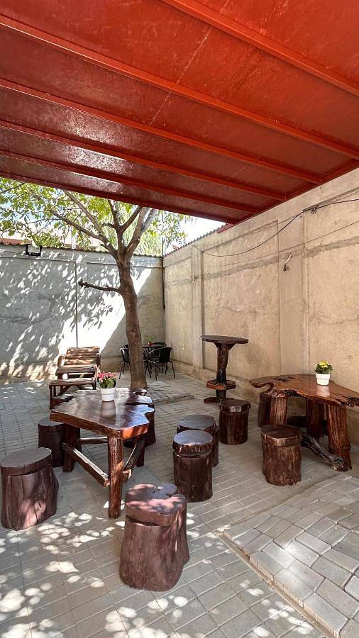 Maison d’hôte pour 2 personnes, avec jardin ainsi que terrasse et jacuzzi à Bucarest - 4