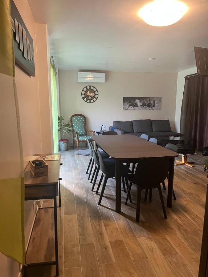 Location de vacances pour 5 personnes, avec Terrasse et Jardin à Drancy