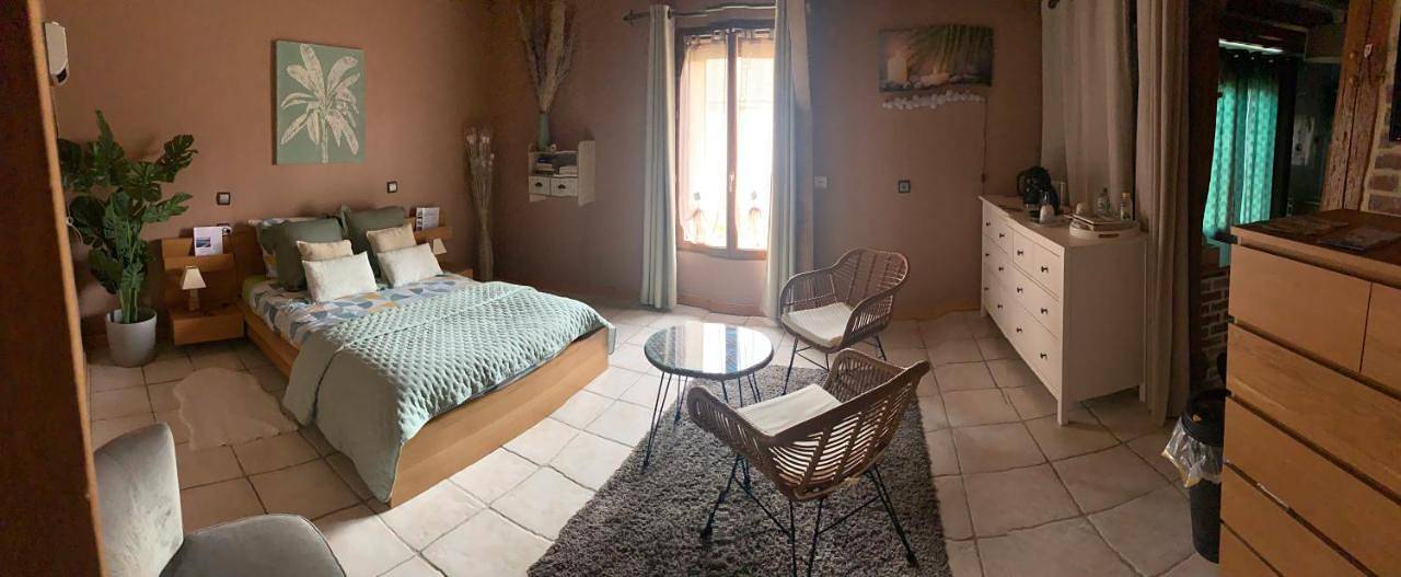 Appartement de vacances entier, Chambre salon indépendant, salle de bain wc privés, jardin privé, piscine partagée près d'un lac in Mesnil-Saint-Père, Parc naturel régional de la Forêt d'Orient